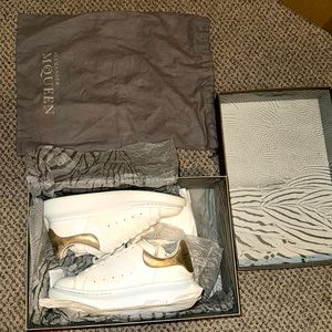 Alexander McQueen Sneakers - White/Gold